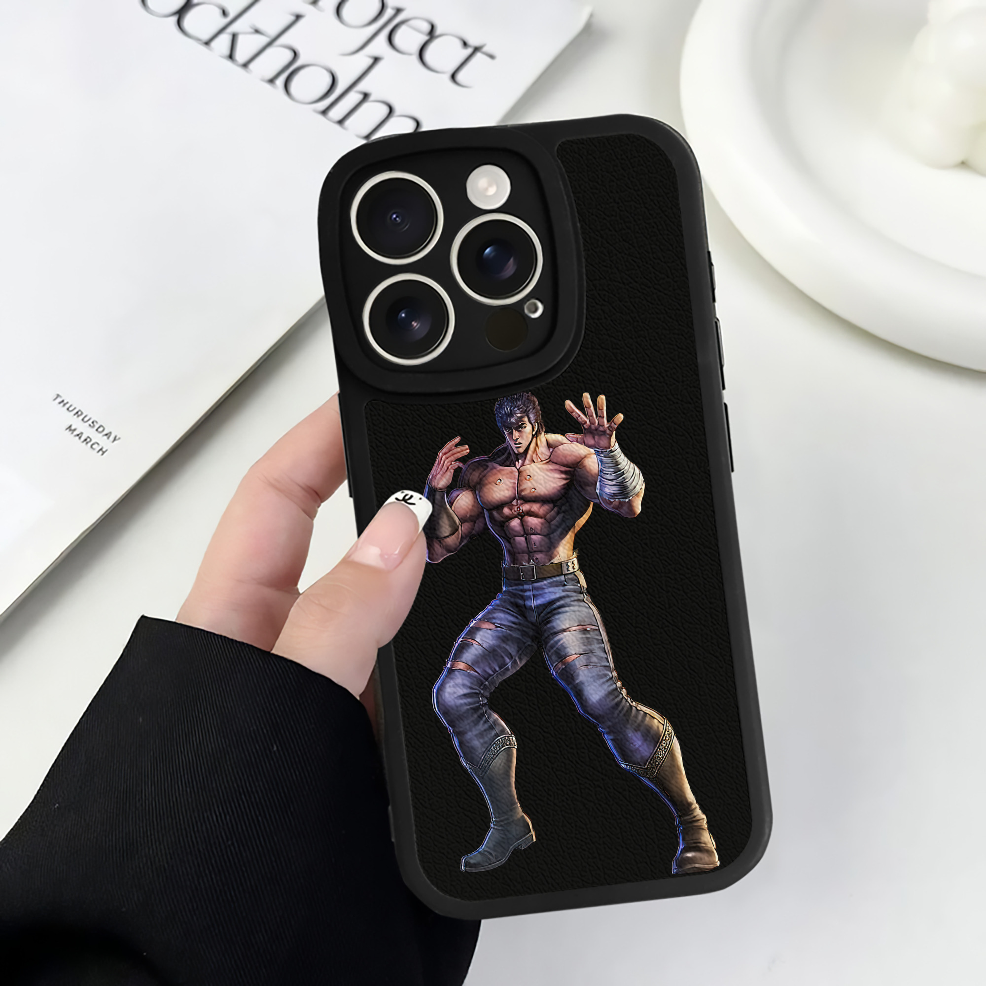 （画像用） 北斗の拳 Fist of the North Star 【iPhone 16シリーズ対応】シリコンスマホケース（レザー調） 材質：シリコン